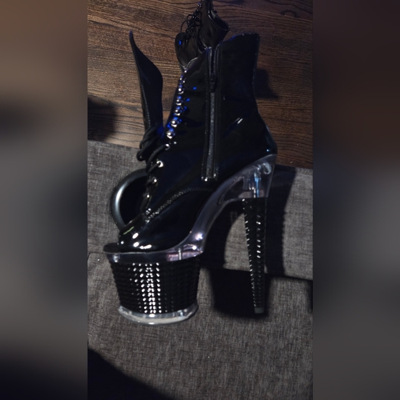 Patent Lace-Up Platform Ankle Boots in Black - Picture 4 of 5